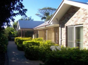 Hotels in Redland Bay